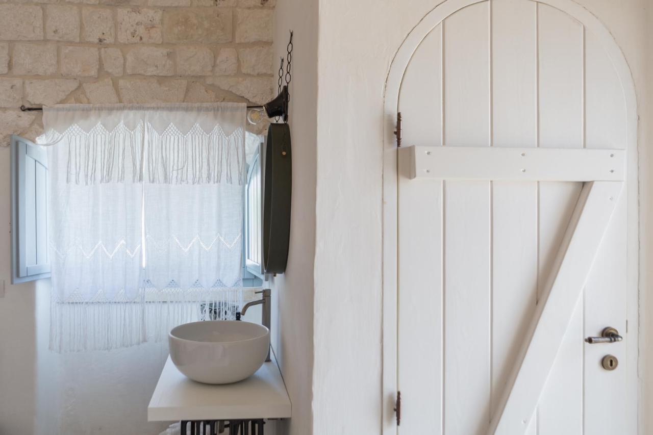 Bed and Breakfast Si Fa Trullo Остуні Екстер'єр фото