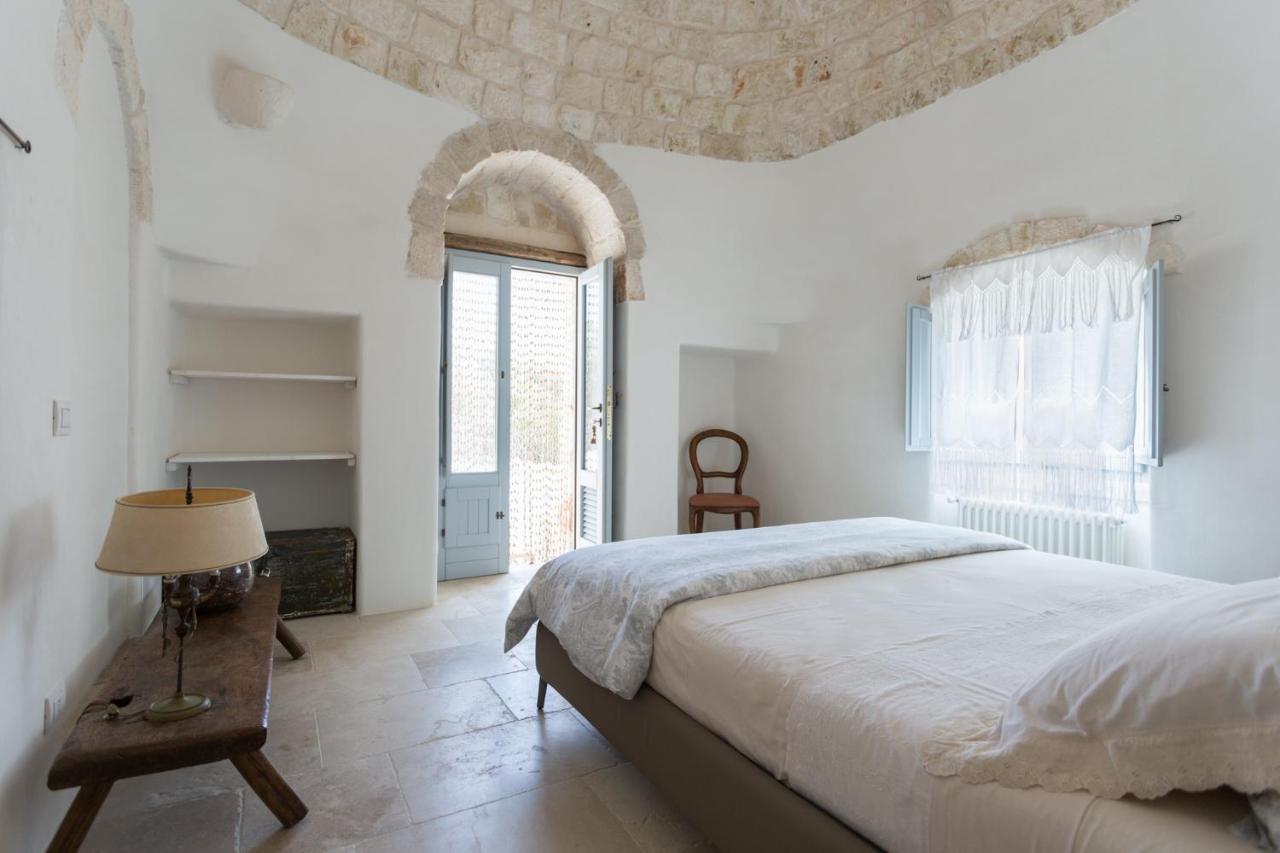 Bed and Breakfast Si Fa Trullo Остуні Екстер'єр фото