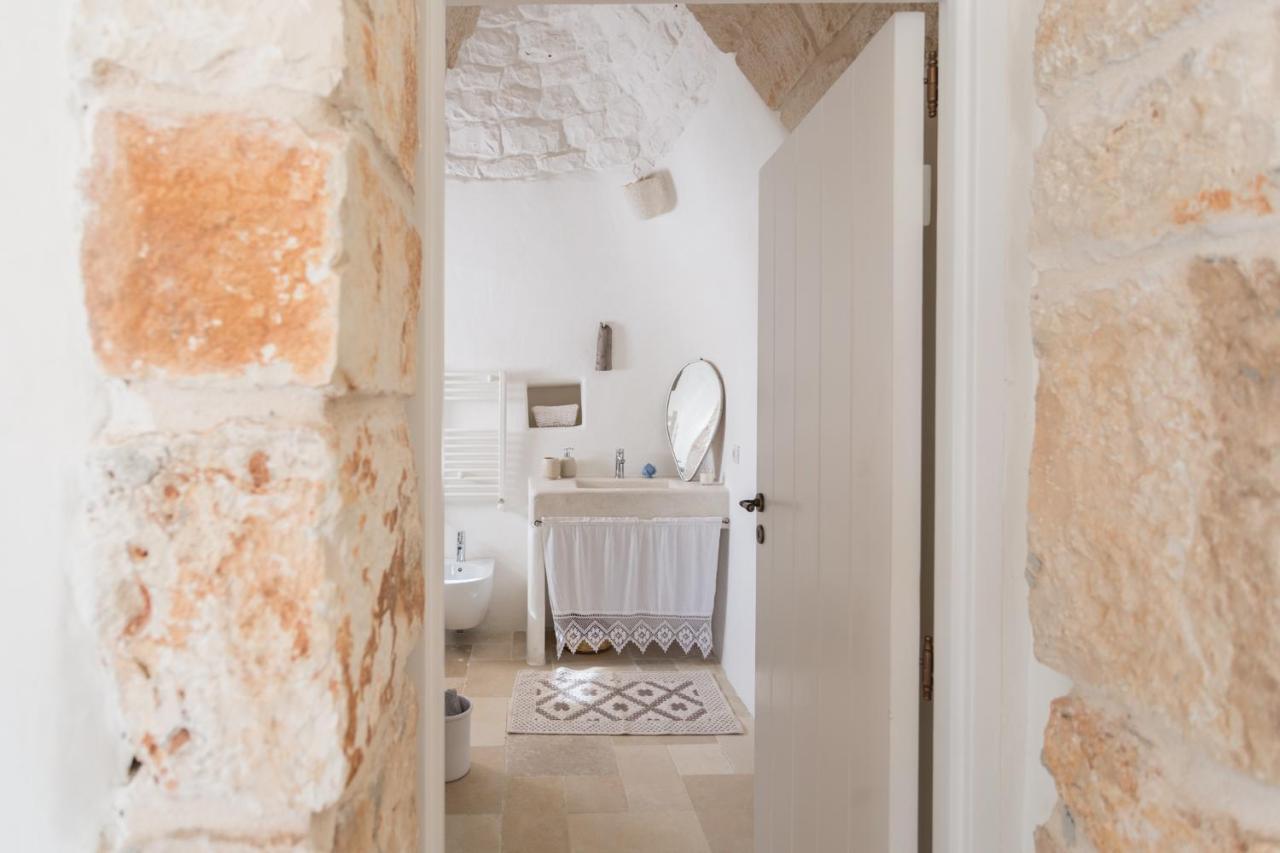 Bed and Breakfast Si Fa Trullo Остуні Екстер'єр фото